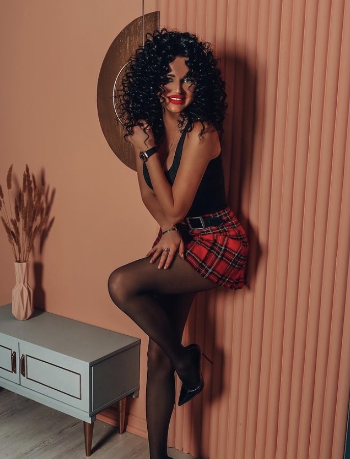 🎥 Людмила привлекальеная девушка из Надыма цена от 3500 руб