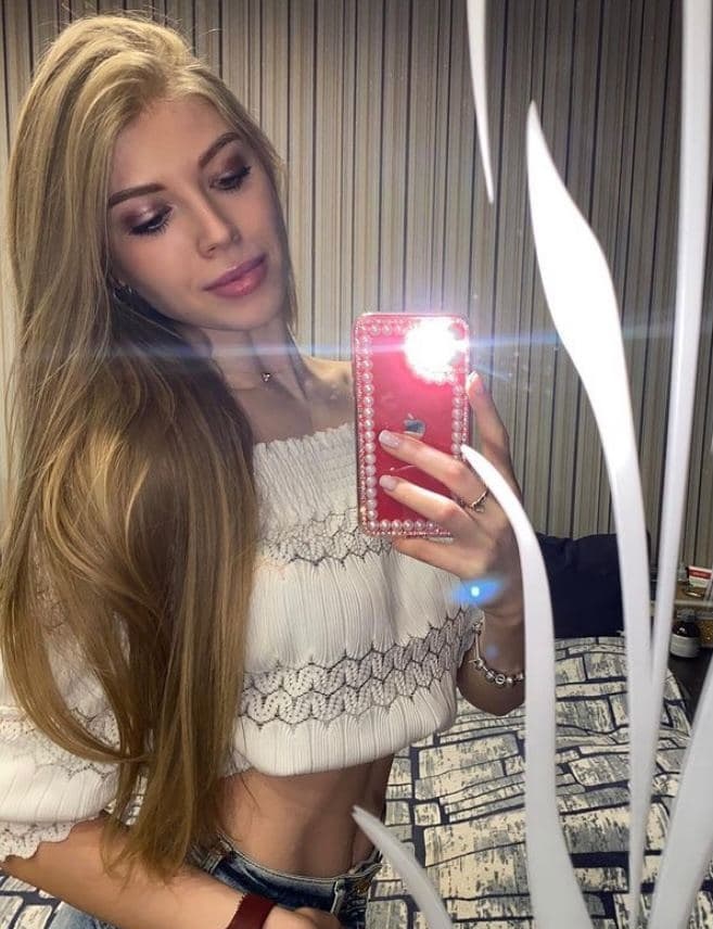 🎥 Карина привлекальеная девушка из Надыма цена от 8000 руб