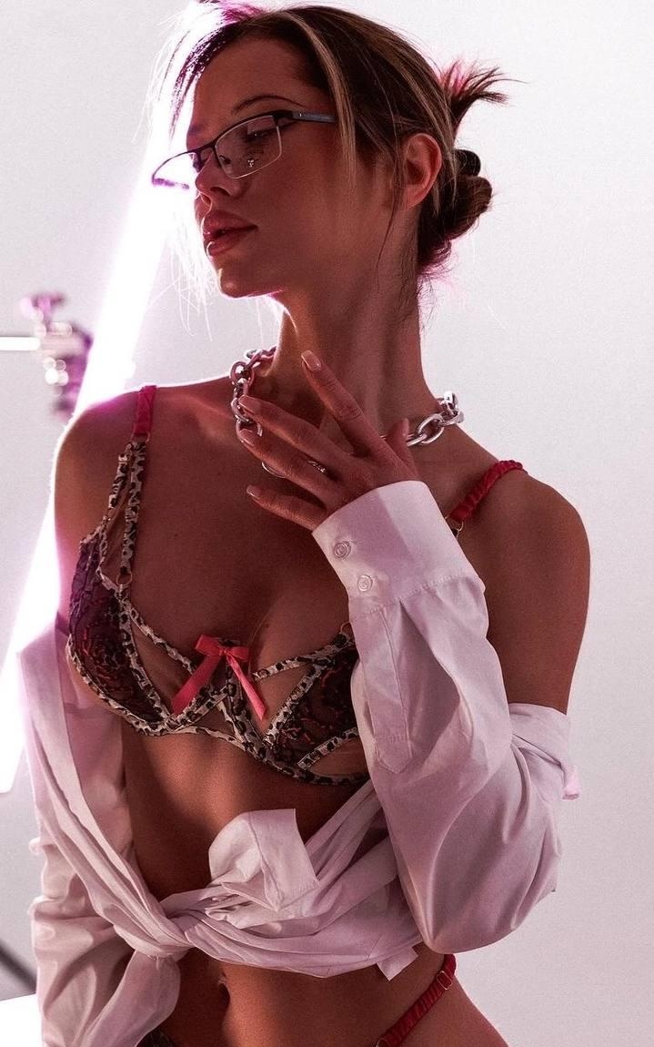 Мила привлекальеная девушка из Надыма цена от 6000 руб