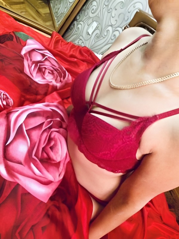 Римма привлекательная девушка из Надыма цена от 1500 руб