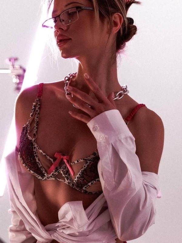 Мила привлекательная девушка из Надыма цена от 6000 руб